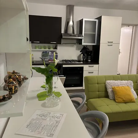 Edina Apartment