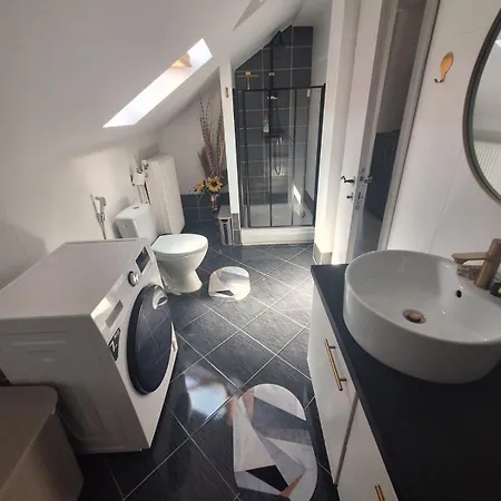 Edina Apartament *